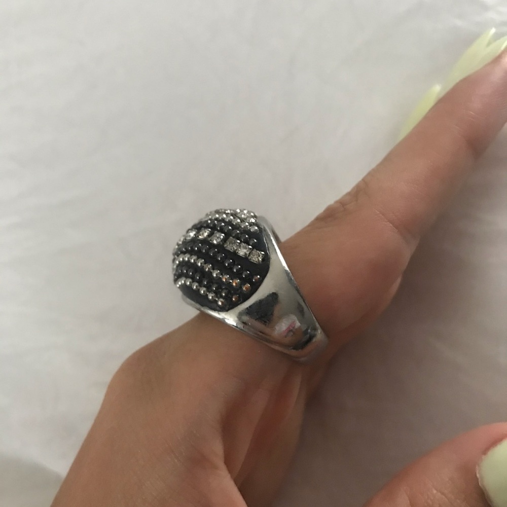 Oversized ring - Picture 2 of 4